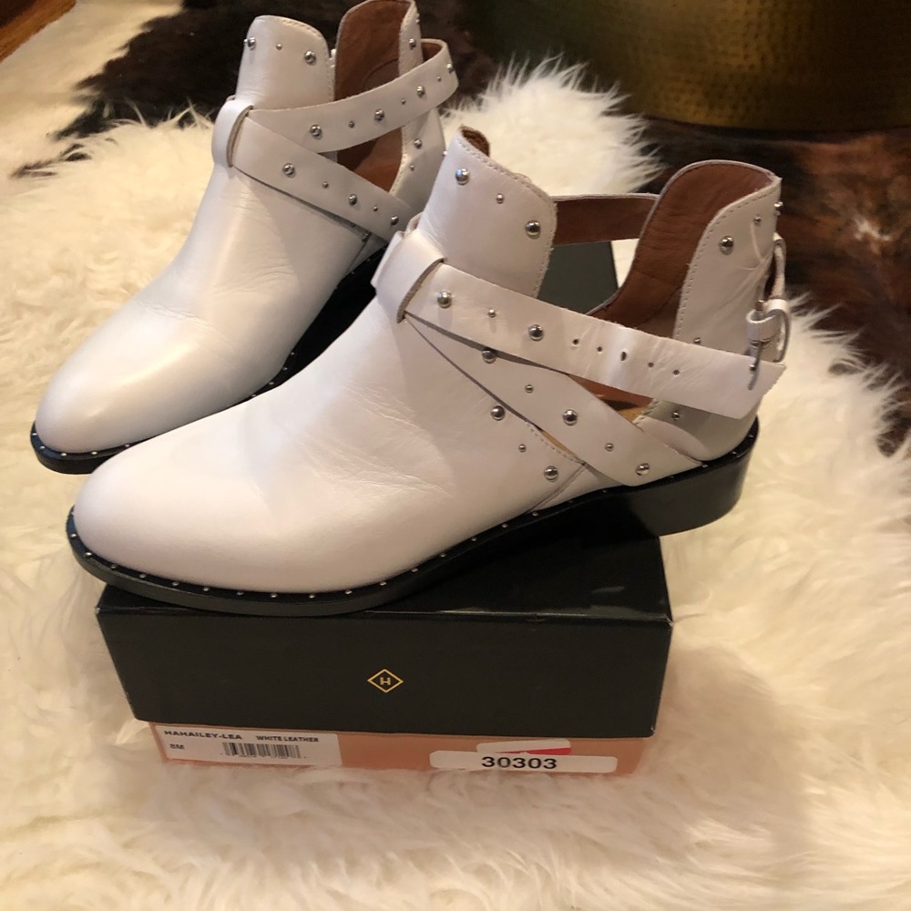 Halogen White Booties